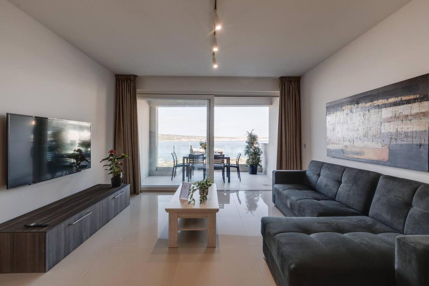 9Ten11 Seafront By Homely Mellieħa Zewnętrze zdjęcie