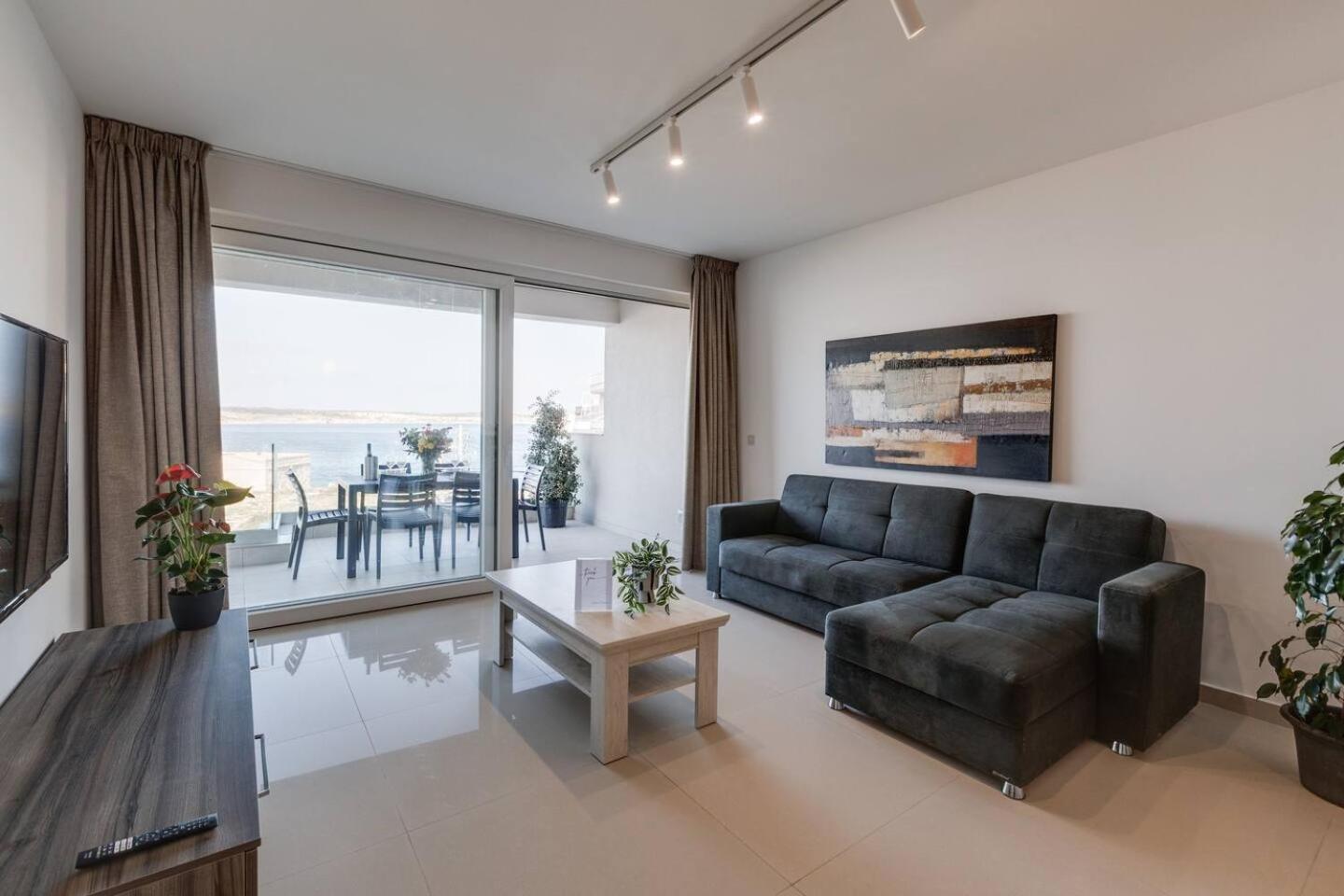9Ten11 Seafront By Homely Mellieħa Zewnętrze zdjęcie